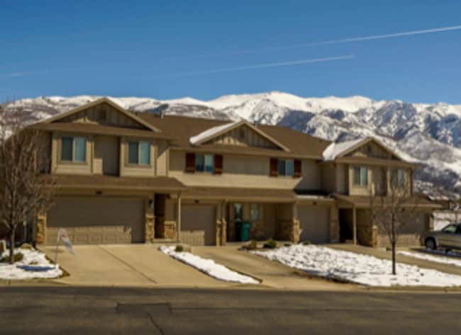 Building Photo - Great 3 Bedroom, 2.5 Bathroom Townhome in Layton!