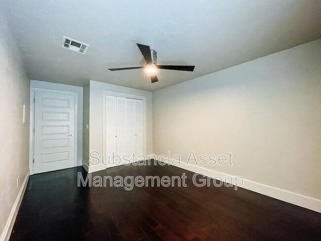Foto del edificio - 915 NW 7th St