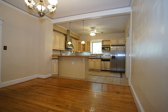 Building Photo - 3 Bedroom / 2 Bath House.  Easy access to US 460 and I 81. Detached Garage / Workshop.