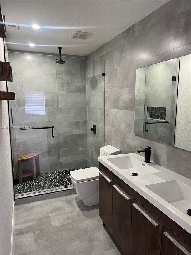 Building Photo - 12725 SW 68th Terrace