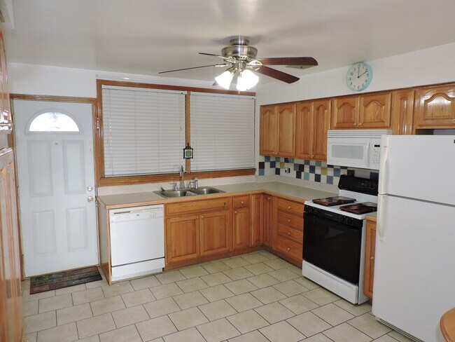 Foto del edificio - 3804 W 111th St