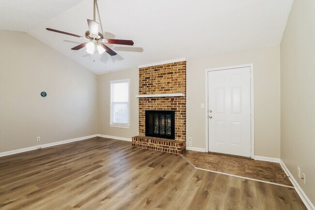 Foto del edificio - 7900 Rochelle Rd