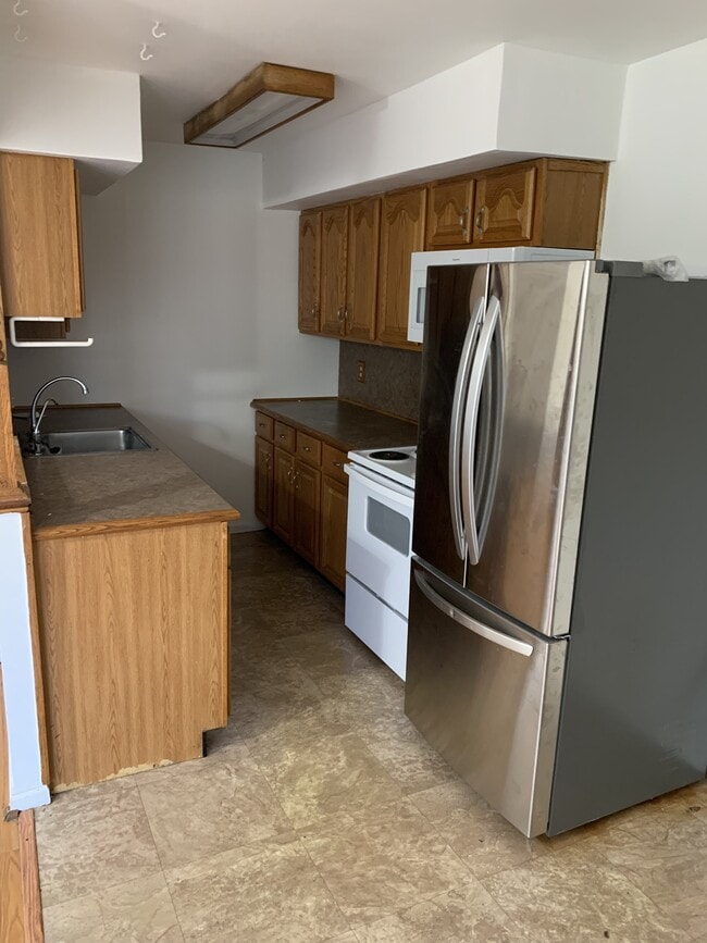 Building Photo - 135 Old Forge Dr