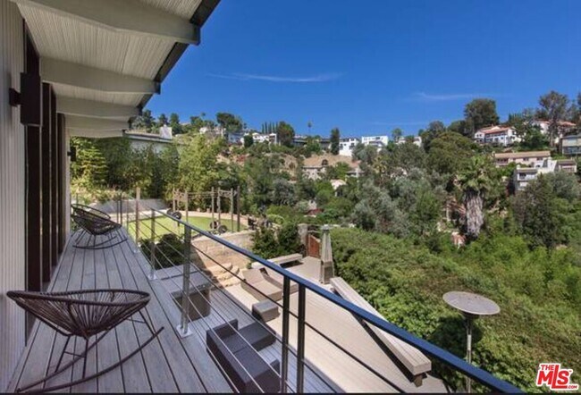 Foto del edificio - 2775 Rinconia Dr