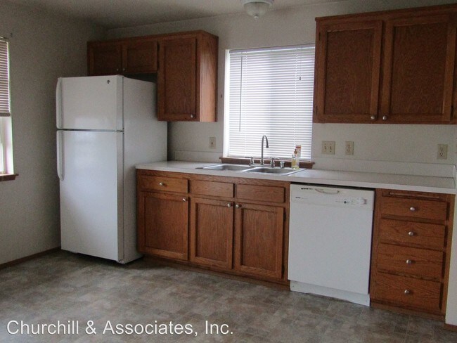 Foto del edificio - 76 N Oak Harbor St