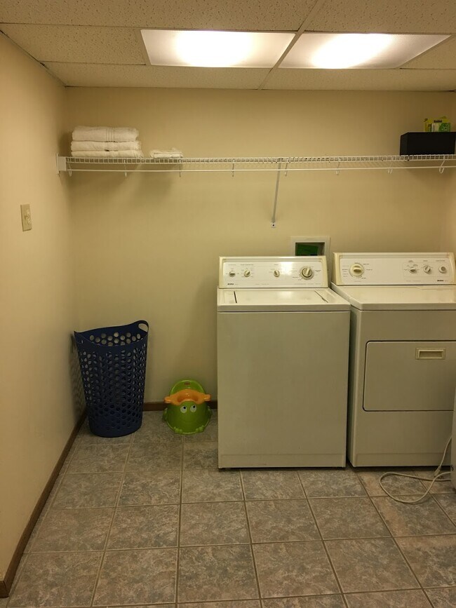 Laundry in unit - 705 E Engineer St