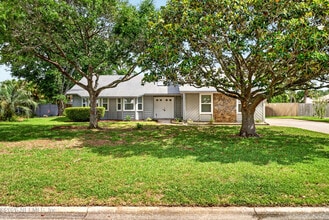 Building Photo - 622 Valley Forge Rd N