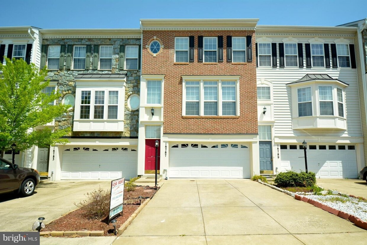 16787 Sweeney Ln, Woodbridge, VA 22191 Townhouse for Rent in Woodbridge, VA