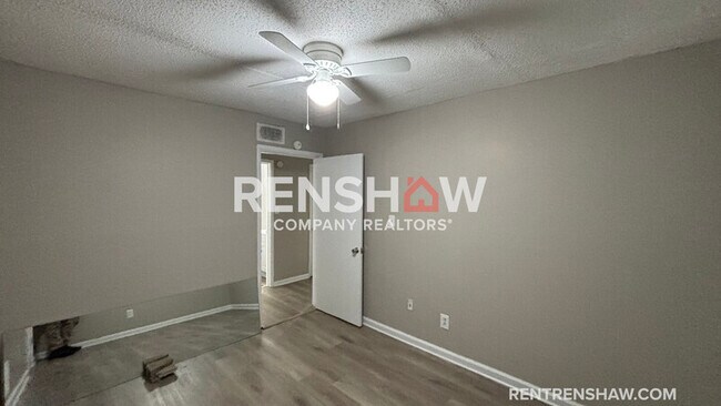 Foto del edificio - 4829 McCrory Ave