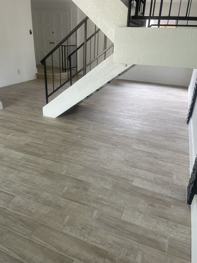 Foto del edificio - 1733 E Baker Dr
