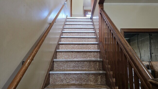 Foto del edificio - Large 2 Bedroom Upper Apartment in Menasha WI