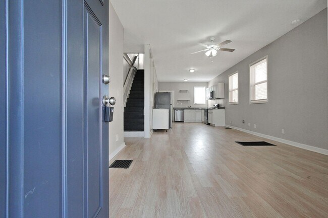 Foto del edificio - Updated 4-bedroom, 2-bathroom house!