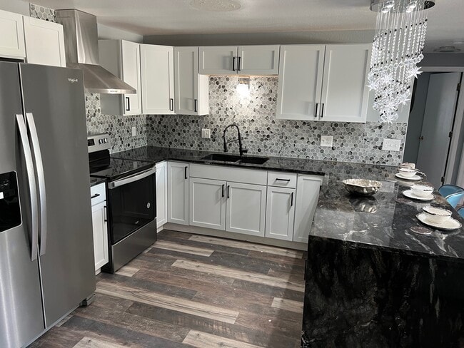 Building Photo - N Kensington Drive