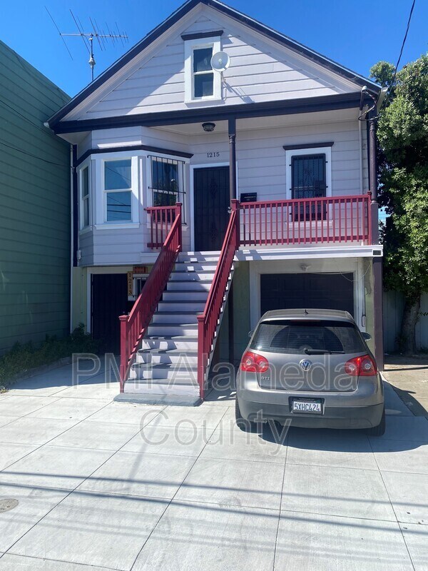 Primary Photo - 1215 Hollister Ave