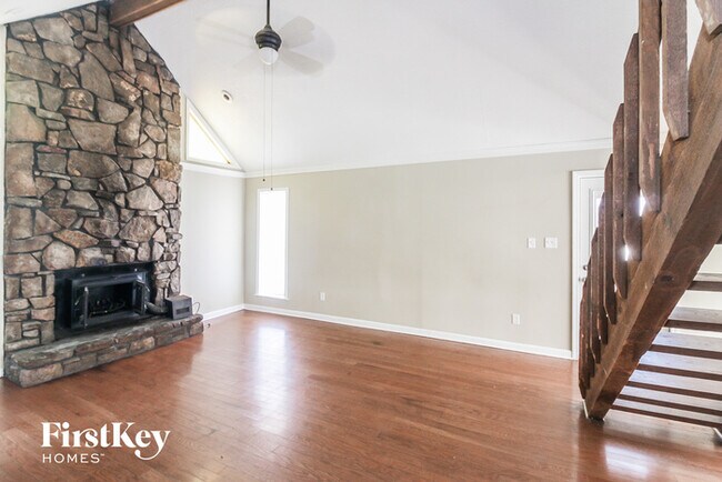 Foto del edificio - 5979 Rosewind Cir W