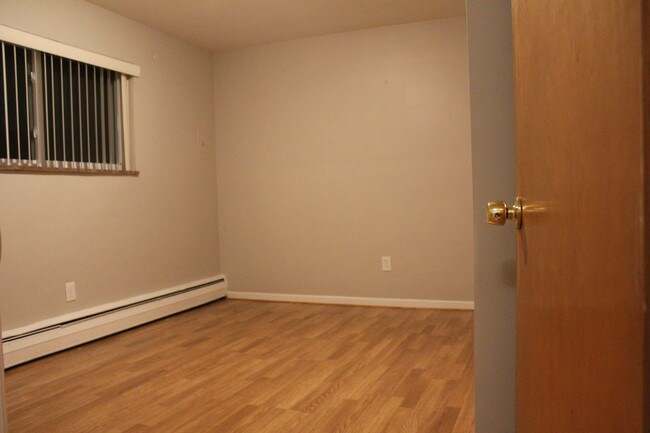 Bedroom - 2336 Crooks Rd