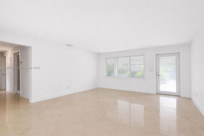 Building Photo - 417 NE 29th St