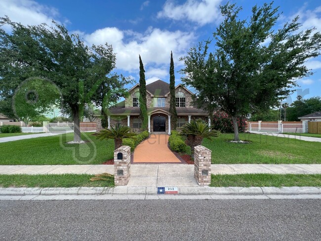 Building Photo - 4bed/3.5 w/pool Now Available! (Edinburg TX)