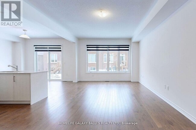 Photo du bâtiment - 75 Gemini Dr