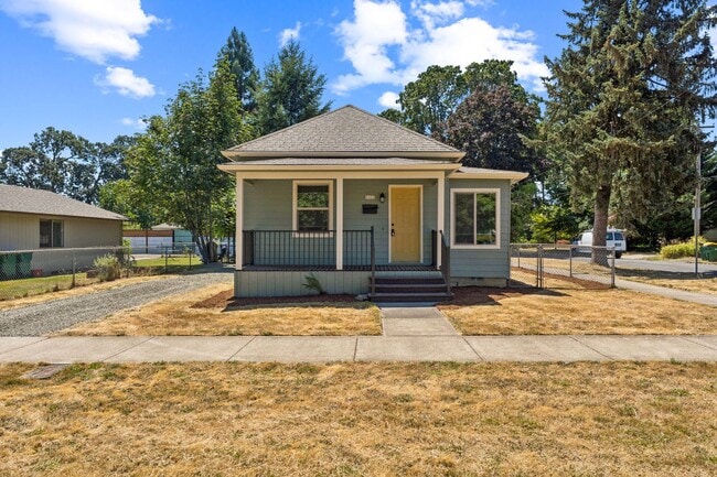 Building Photo - 2402 16th Ave