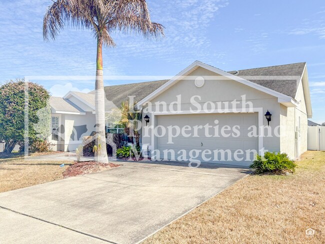 Foto del edificio - 3-Bedroom Home with Screened Porch and Fenced Yard in North Lakeland
