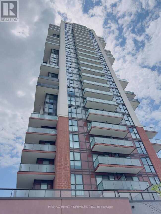 Building Photo - 2550 Simcoe St N