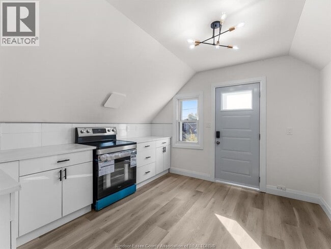 Building Photo - 1067 Drouillard Dr