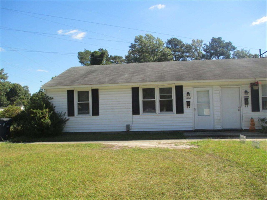 Primary Photo - 1210 Davis St