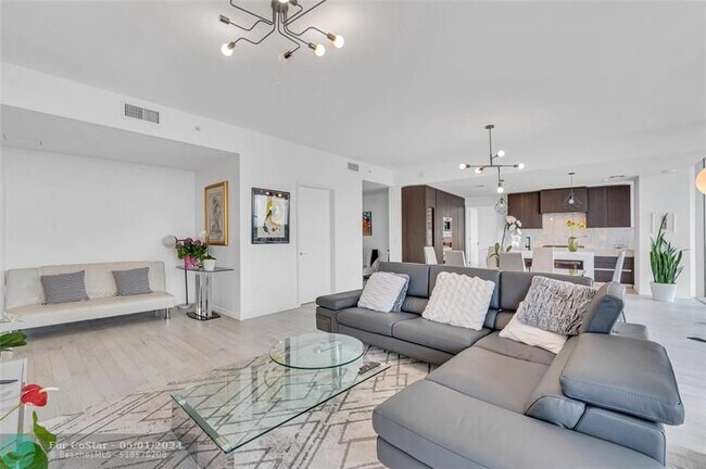 Foto del edificio - 2200 N Ocean Blvd