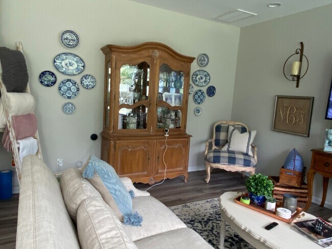 Foto del edificio - 319 Waybridge Way