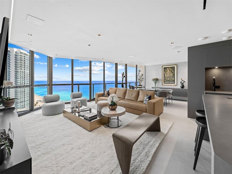 Primary Photo - 3101 S Ocean Dr
