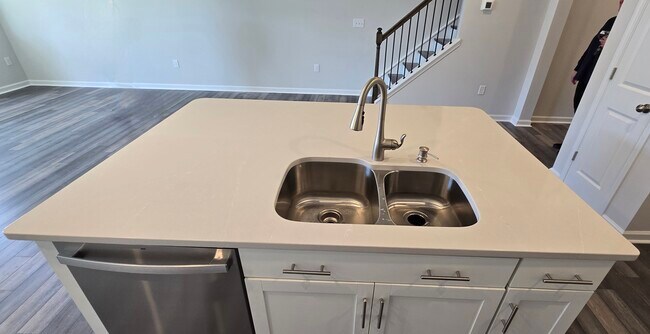 Building Photo - 5006 Kota St