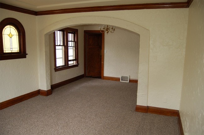 Building Photo - 3540 W Linden Pl