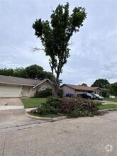 Building Photo - 513 Southlake Dr