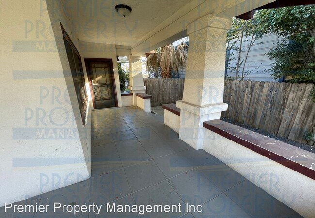 Building Photo - 4 br, 2 bath House - 479 E 4th St.