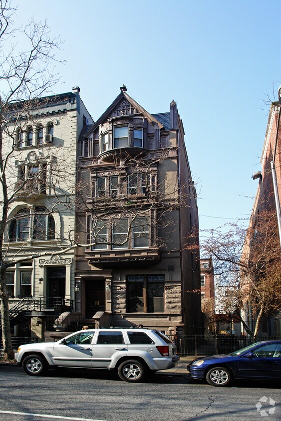 Primary Photo - 136 W 78th St