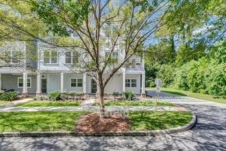 Building Photo - 123 Sabal Ct