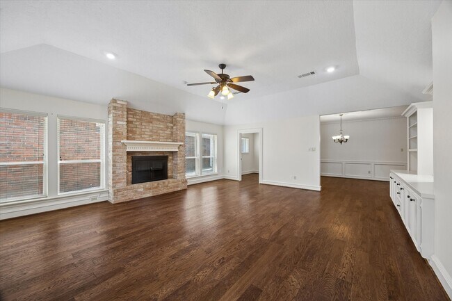 Building Photo - 6511 Pauma Dr