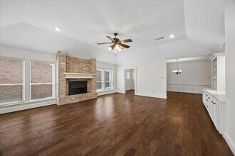 Building Photo - 6511 Pauma Dr