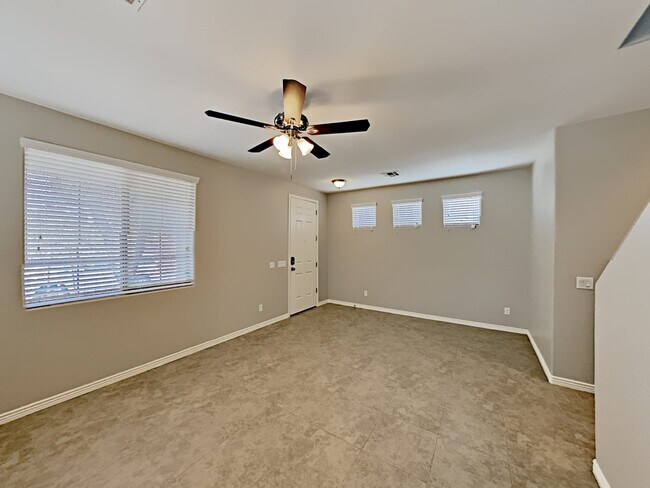 Building Photo - 3761 E Flamingo Way