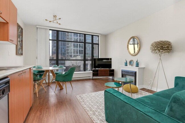 Photo du bâtiment - 444 W 6th Ave