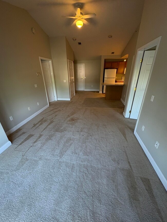 Building Photo - 2 Crestview Cir