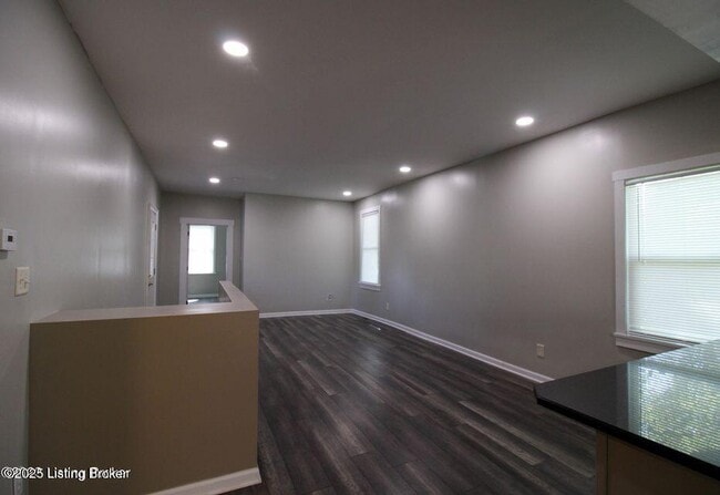 Building Photo - 4608 Cliff Ave