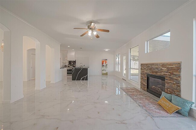 Foto del edificio - 16746 Spring Barker Dr