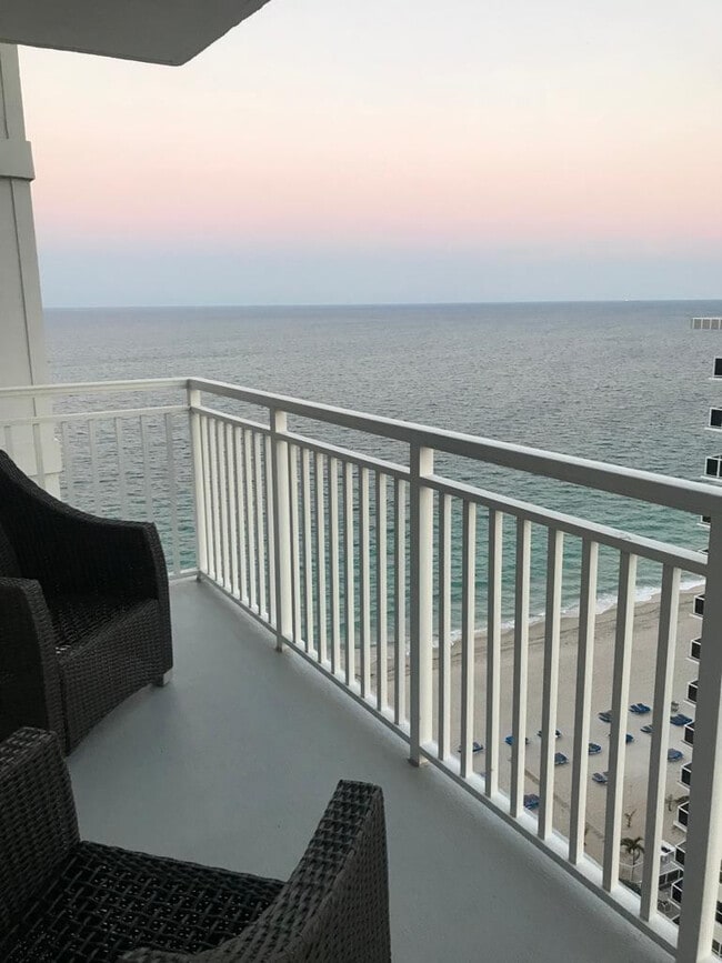 Building Photo - 3750 Galt Ocean Dr