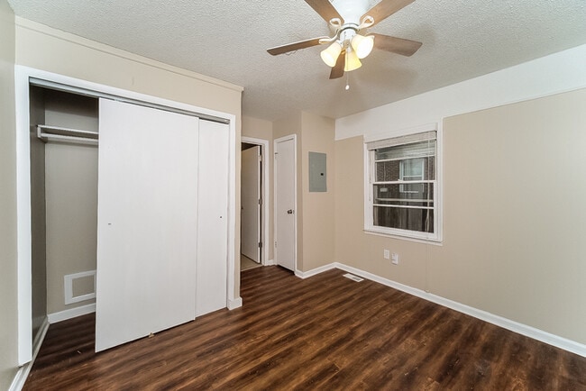 Building Photo - 4610 Rutledge Dr NW