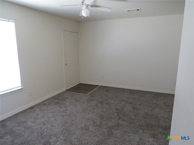 Building Photo - 1602 Benttree Dr