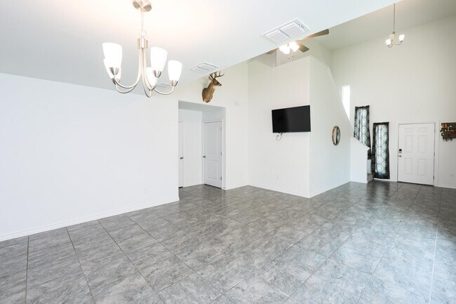 Foto del edificio - 5625 Encanto Dr