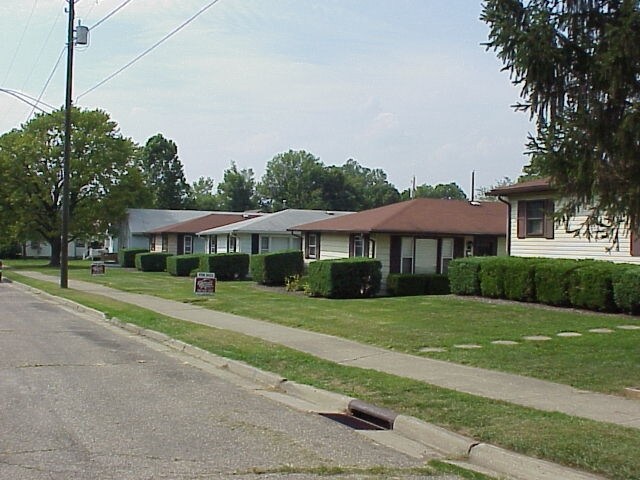 Primary Photo - 1125-1135 E Locust St