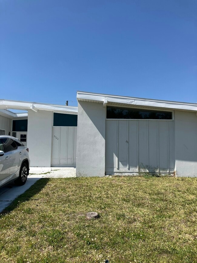 Foto del edificio - 5720 Gallatin Ln